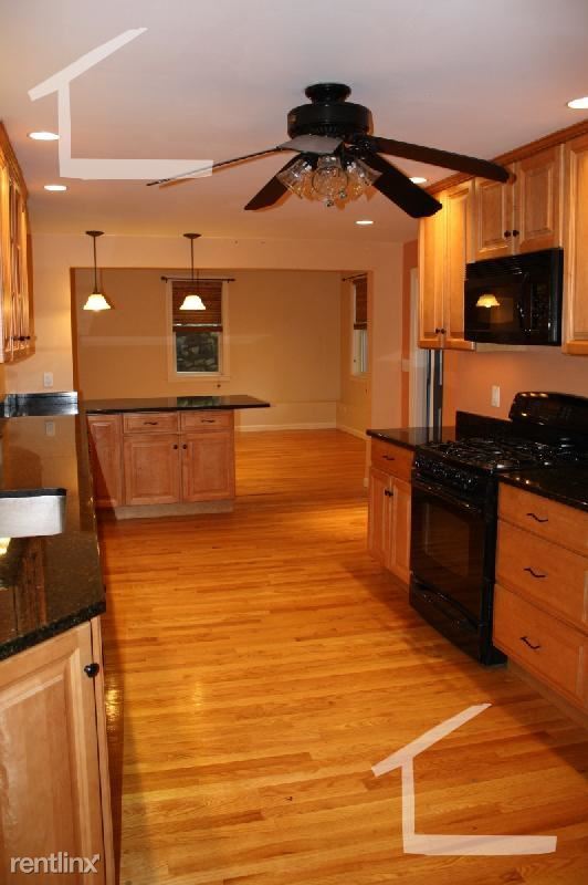 Building Photo - 6 br, 2 bath House - 27 Upcrest Rd