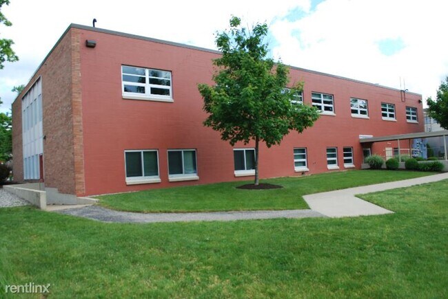 Building Photo - 822 Cherry St SE