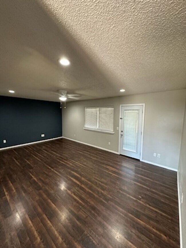 Building Photo - Comfortable living, inside and out!