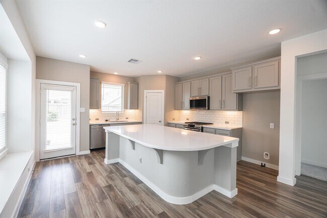 Building Photo - 8034 Whisper Grove Dr