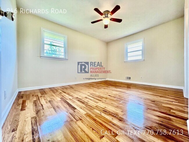 Foto del edificio - 946 Richards Rd NE