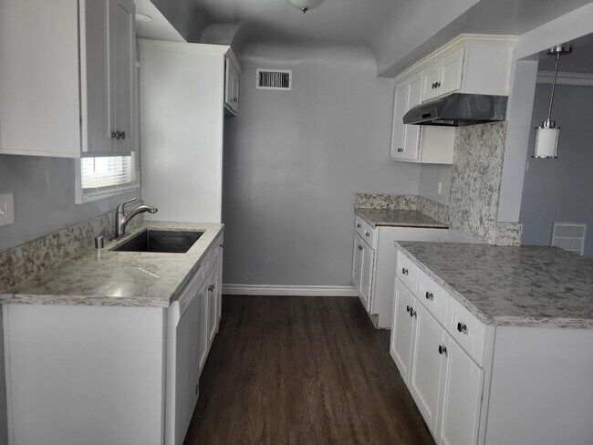 Foto del edificio - 10239 S 8th Ave