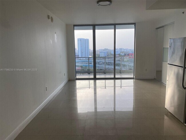 Foto del edificio - 90 SW 3rd St