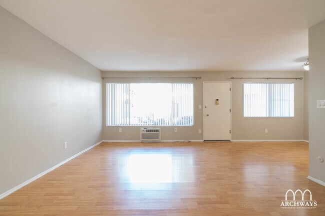 Foto del edificio - 10725 Acama St