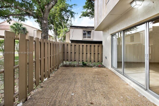 Foto del edificio - 8206 NW 9th Ct