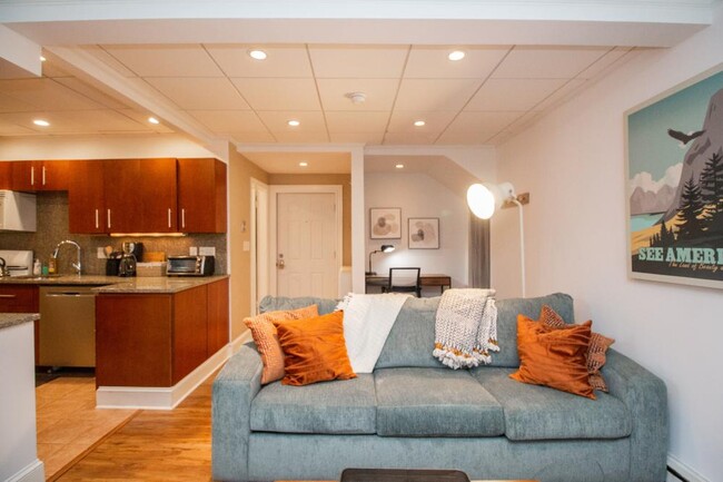 Foto del edificio - 1 bedroom in Brookline MA 02446