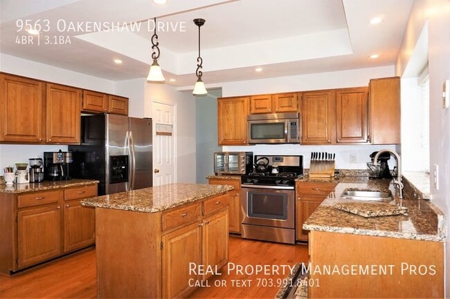Building Photo - 9563 Oakenshaw Dr