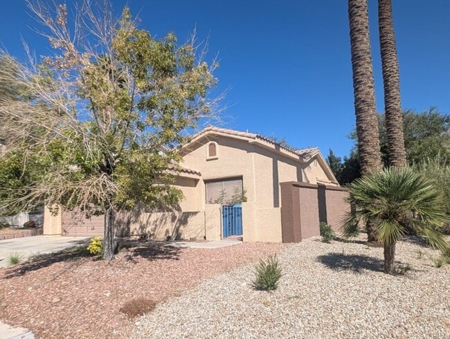 Foto del edificio - 8000 Revolver Ave