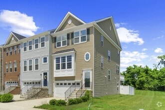 Building Photo - 8125 Villaggio Dr