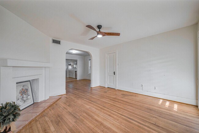 Foto del edificio - 1614 Ridgewood St