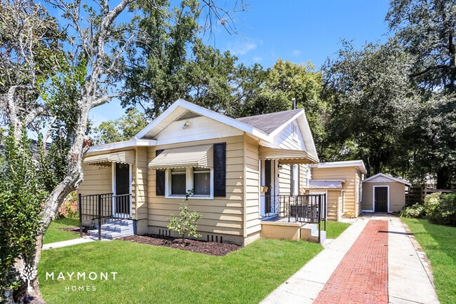 Building Photo - 6517 Sunset Dr