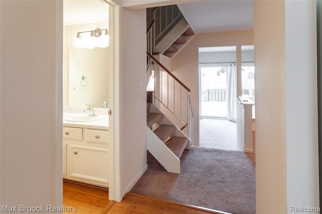 Building Photo - 1552 Brentwood Dr