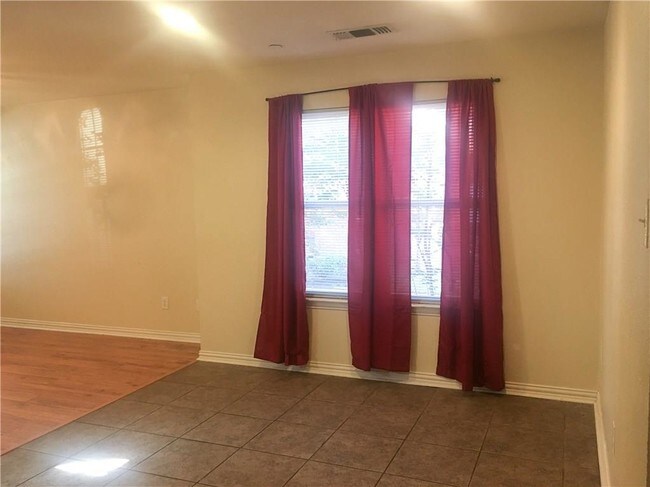 Building Photo - 5530 Brookview Ct