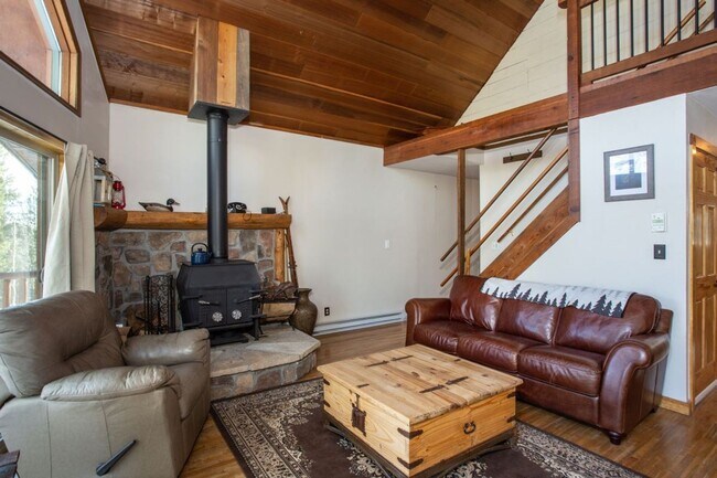 Building Photo - Stunning Fairplay Cabin available 10/1/24 ...