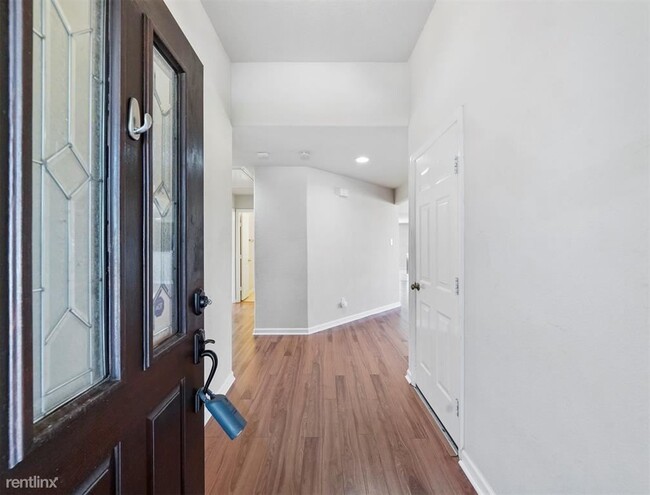 Building Photo - 4 br, 2.5 bath House - 19918 Sternwood Man...