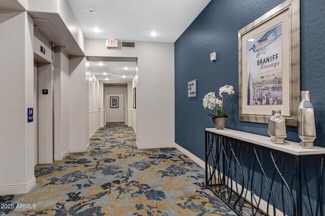 Foto del edificio - 2989 N 44th St