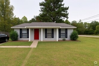Building Photo - 749 St Martins Dr