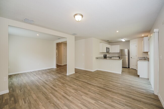 Foto del edificio - 6830 N Pavilion Loop