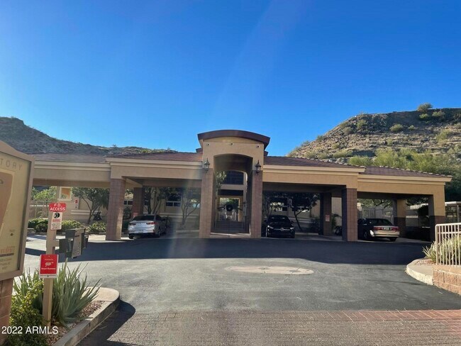 Foto del edificio - 9820 N Central Ave #202
