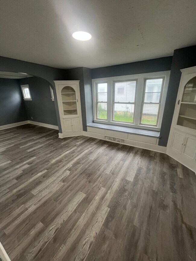 Foto del edificio - Section 8 Accepted, Charming 4BR 1 BA Home...