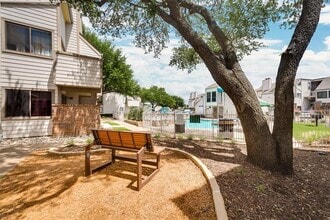 Building Photo - 3113 Sondra Dr