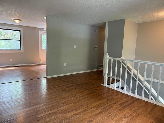 Foto del edificio - 2348 Warfield Dr