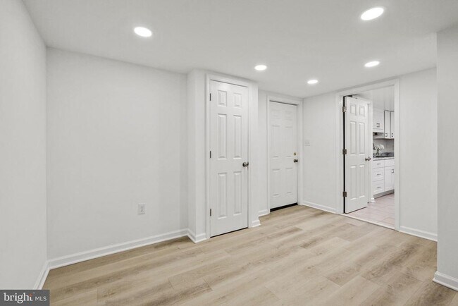Foto del edificio - 7605 Hayfield Rd