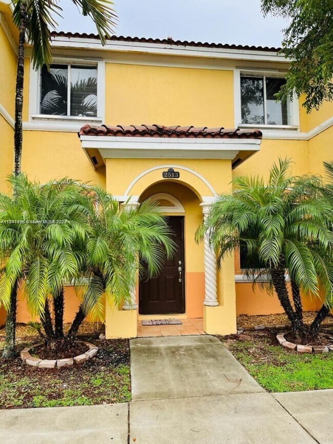 Foto del edificio - $2,500 2513 SE 14th Ave