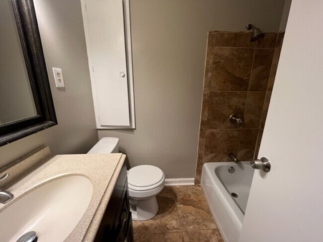 Building Photo - Renovated 3 Bedroom 1.5 Bath Home for Rent!!