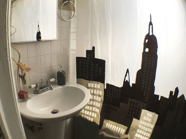 Building Photo - Must see! 1 bed 1 bath in SOHO