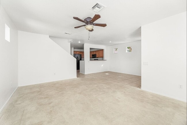 Building Photo - 10560 E Pleasant Pasture Dr