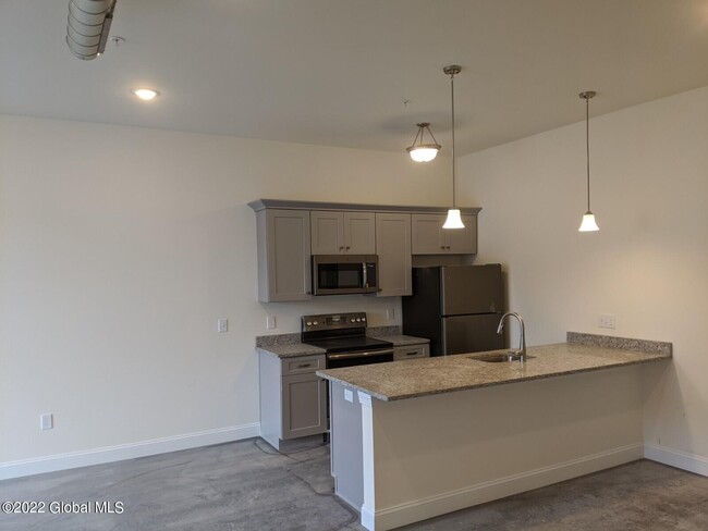 Building Photo - 12 White St