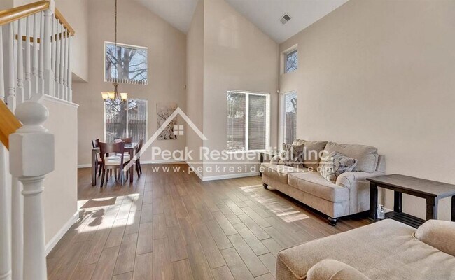 Building Photo - 4 br, 2.5 bath House - 8283 Caribou Peak Way