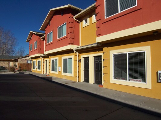 Foto del edificio - 2581-2591 Orovada St