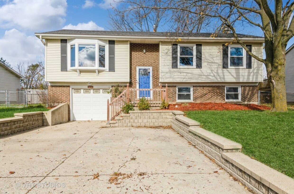 Foto principal - 980 Brush Hill Ln