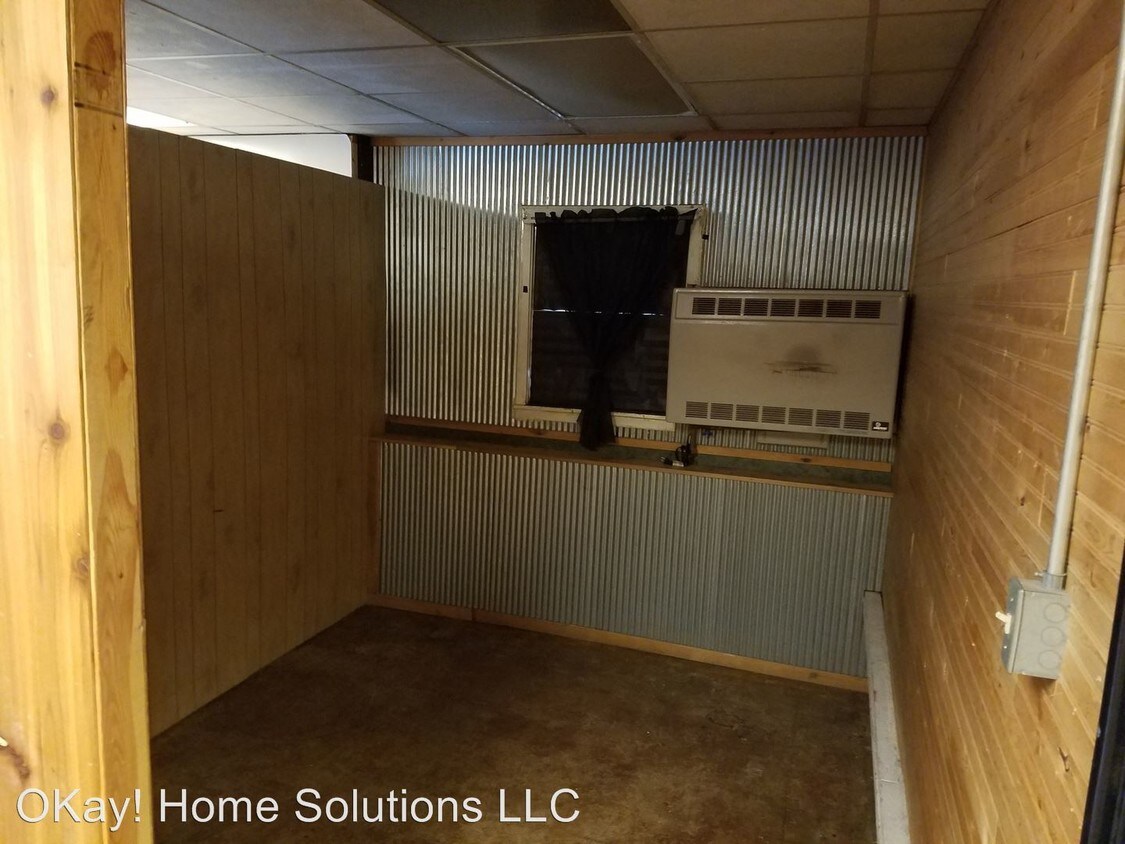 Building Photo - 718 Litchfield Ave SW