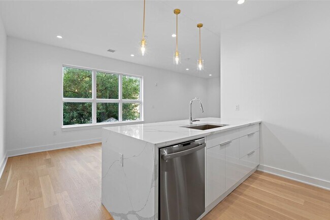 Foto del edificio - 6025 JFK Blvd E