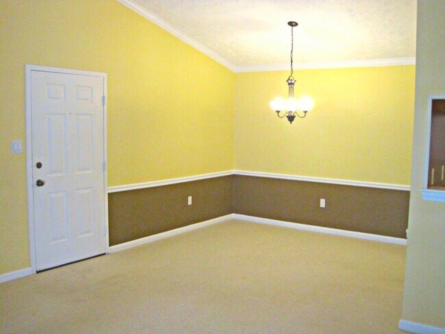 Foto del edificio - Top Floor Condo with Fireplace and Open Fl...