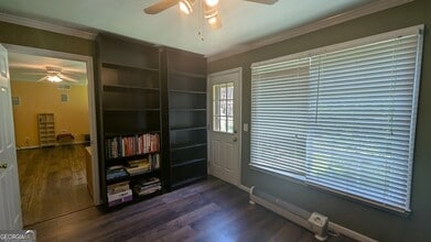 Building Photo - 1002 Deer Hollow Dr