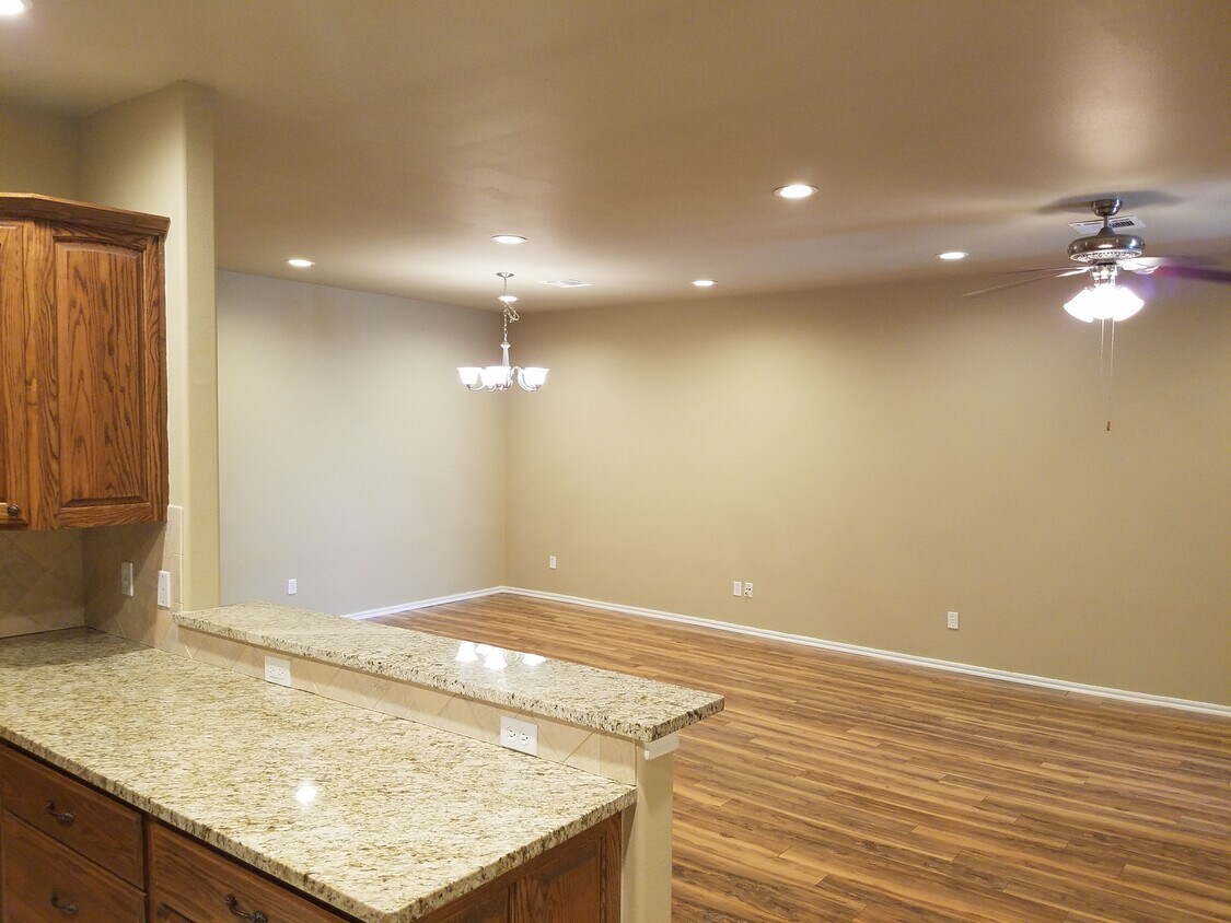 Foto del edificio - 13815 E 105th St N