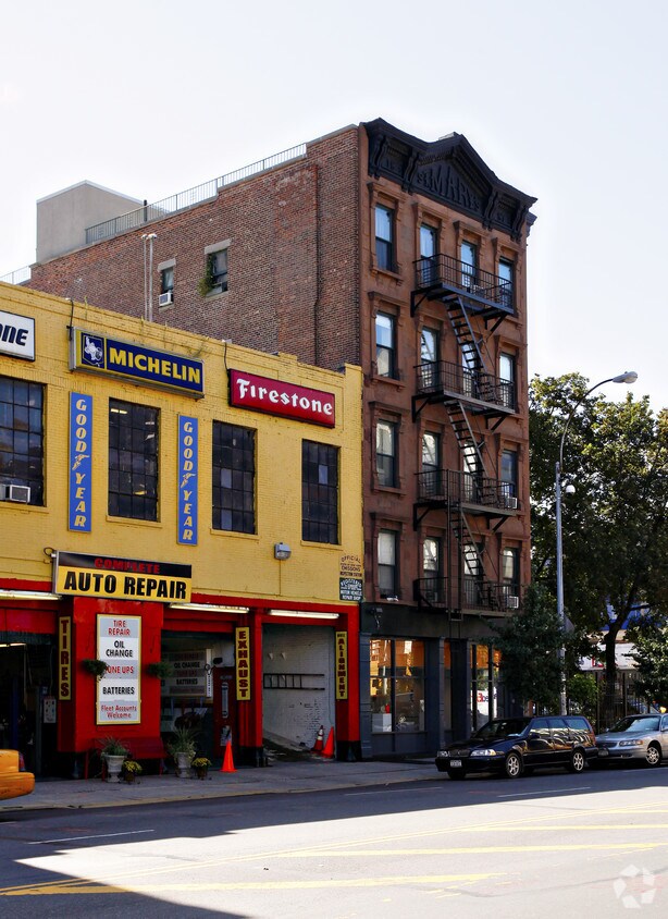 Building Photo - 722-736 Eleventh Ave