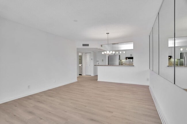 Building Photo - 257 South Cypress Road Apt #439, Pompano B...