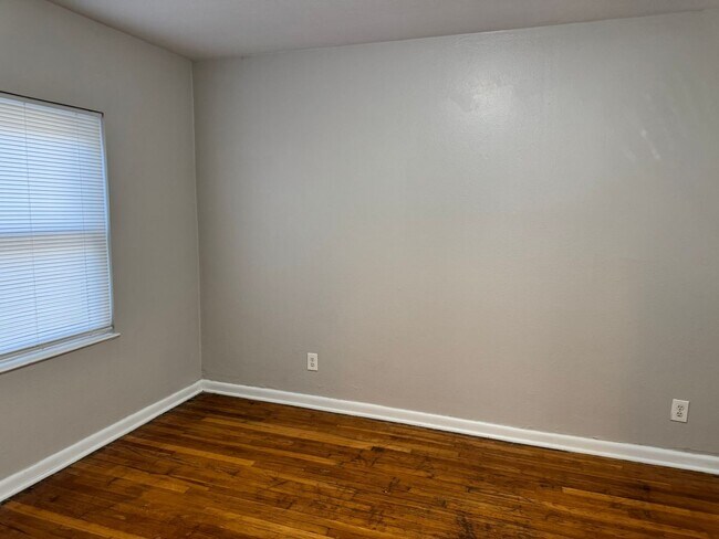 Foto del edificio - 1918/1920/1922 East 16th Street