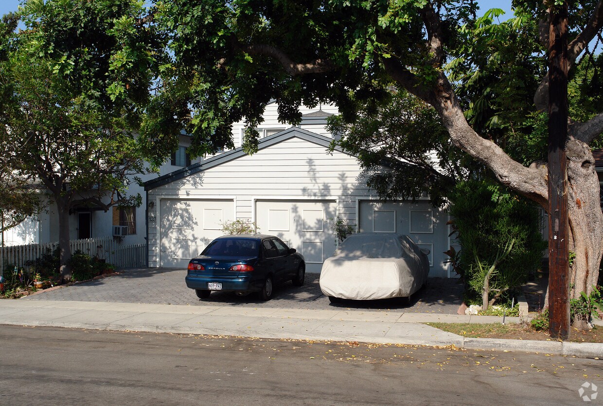 Primary Photo - 123 Virginia St