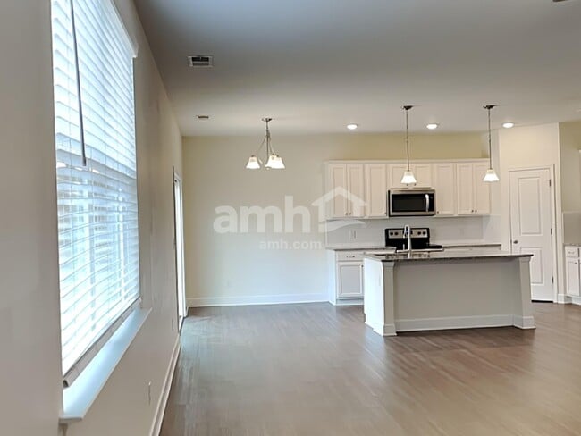 Building Photo - 4336 Longfellow Dr