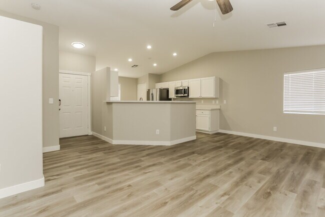 Building Photo - 508 Rancho Del Sol Way