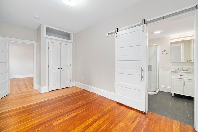 Building Photo - 9 Van Winkle St