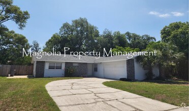 Building Photo - 5323 Poinsetta Ave