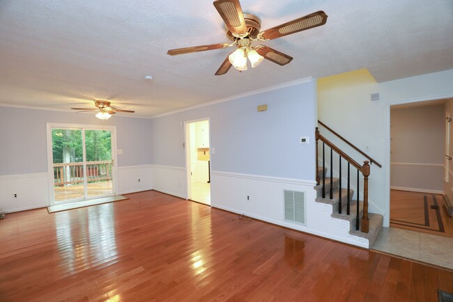 Building Photo - Renovated Two Story in North Chesterfield....