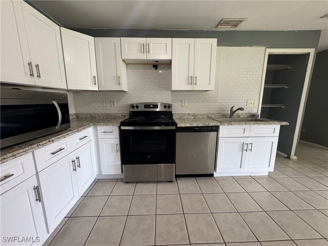 Building Photo - 4541 21st St SW